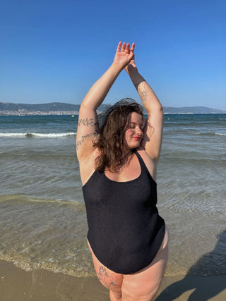 Flawless Stretch™️Crinkle - Celvia one-piece | Black