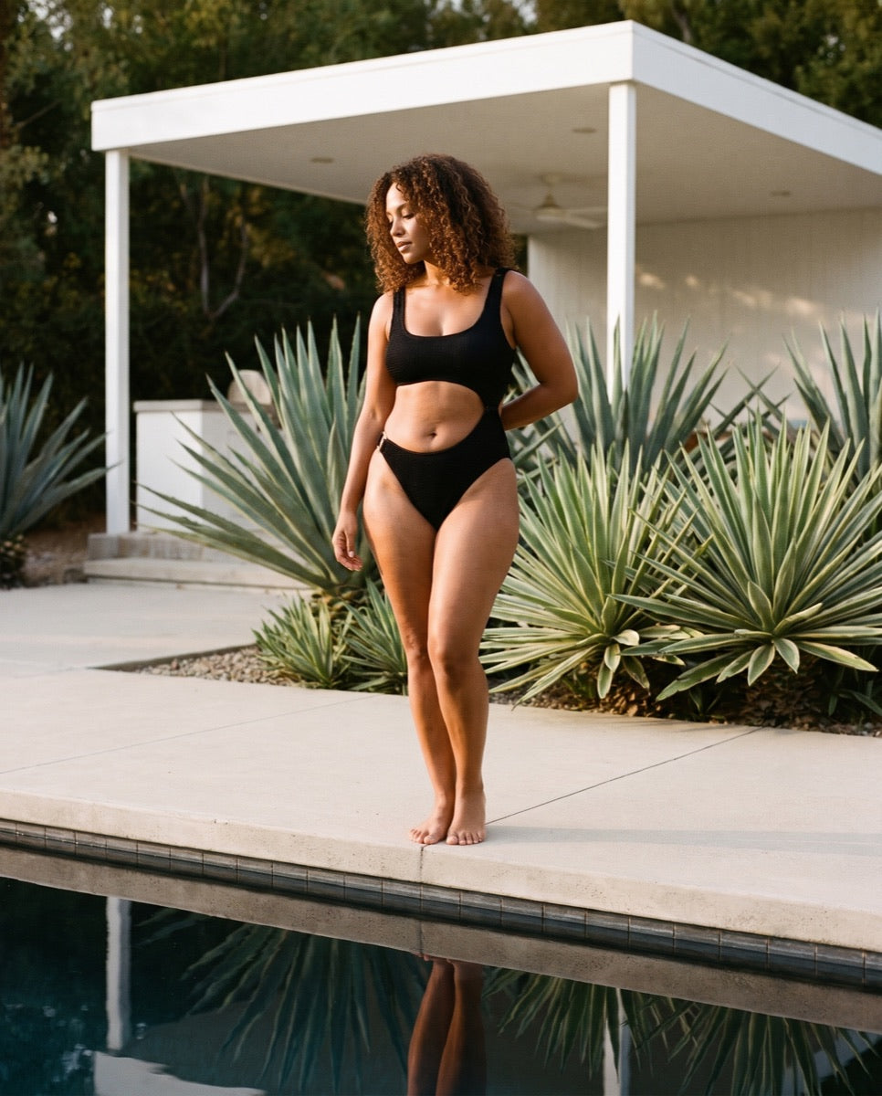 Canberra one-piece in Black
